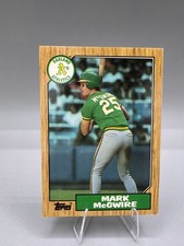 1987 Topps Tiffany Mark McGwire #366 Oakland Athletics Baseball Card