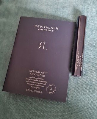 REVITALASH Advanced Eyelash Conditioner 0,75 ml)
