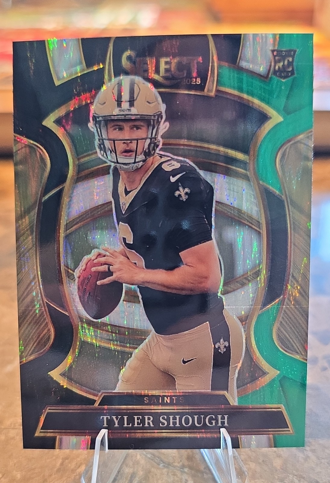 2025 Panini Select - Concourse Tyler Shough #41 Black & Green Shock Prizm (RC)