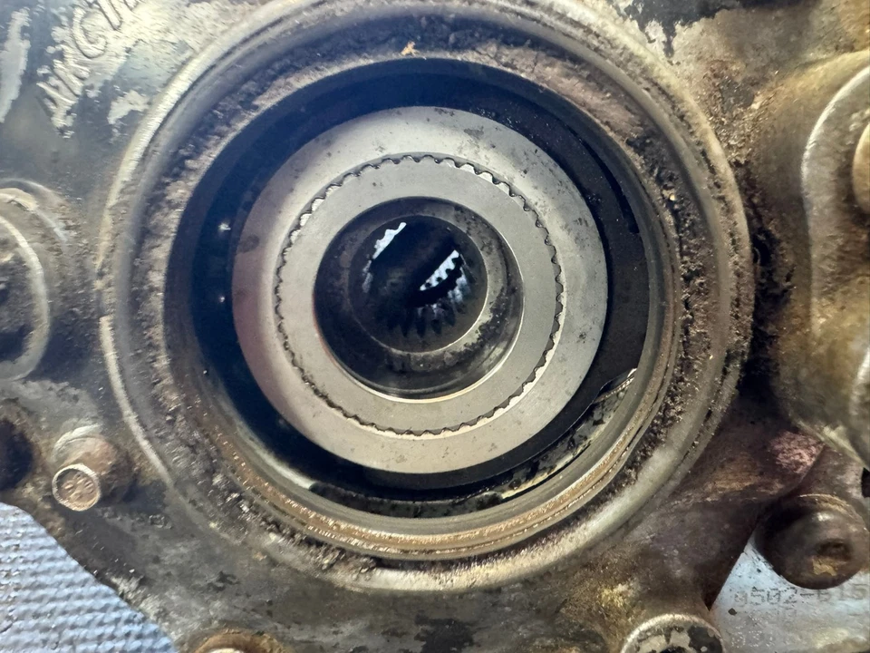 2005 05 ARCTIC CAT 650 V2 4X4 FRONT DIFFERENTIAL DIFF STUMP PUMPKIN - Image 4 of 4