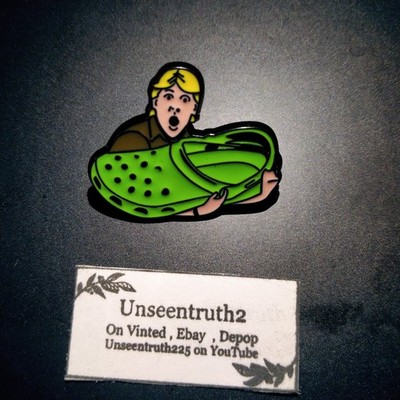 Steve Irwin The Crocodile Hunter Holding A Big Green Croc Emaille Pin Anstecker Neu