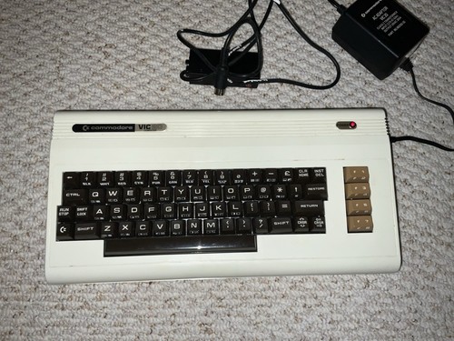 Vintage Rare Commodore VIC 20 W/ Box Friendly Computer Low Serial Number 1st gen - Picture 6 of 13