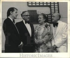 1975 Press Photo Syracuse University Chancellor Melvin A. Eggers at Awards Event
