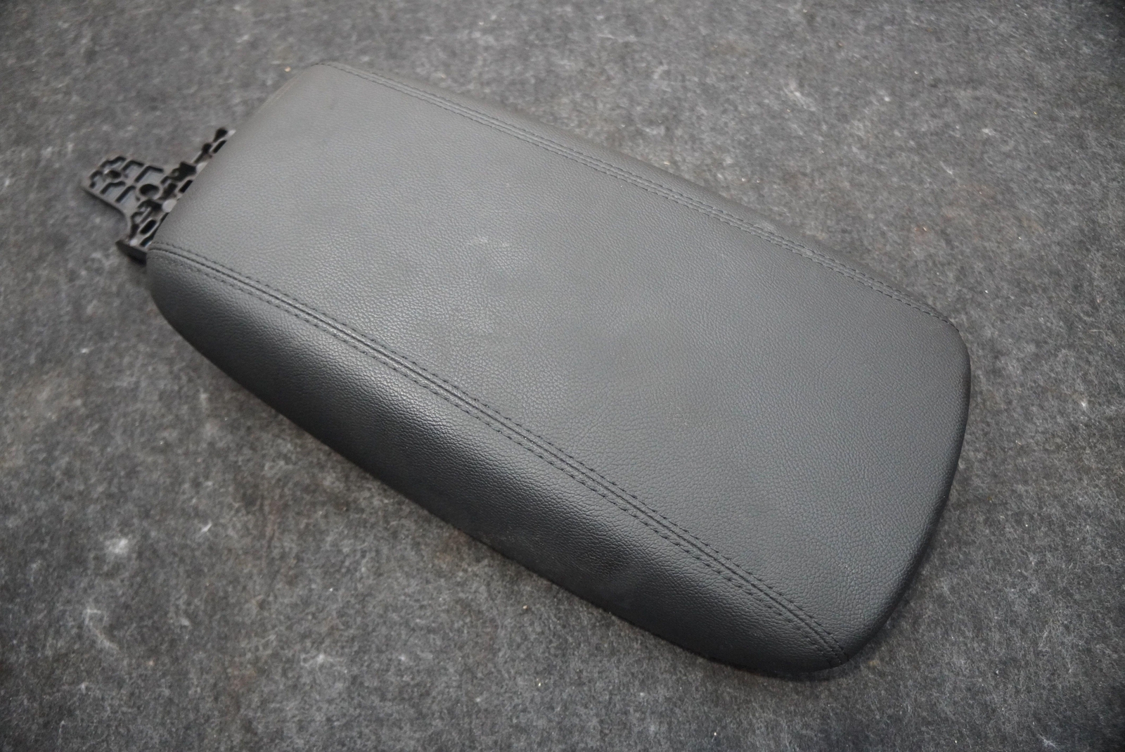 Center Console Armrest Pad Cover Black Nero Leather OEM Maserati Grecale 2023