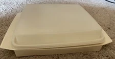 Tupperware Deviled Egg Keeper Carrier 723 Almond With Trays 16 Eggs Vintage