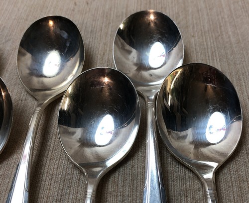 8 runde Schüssel Sahne Suppenlöffel 6" Träumerei Adel Oneida 1937 sehr guter Zustand - Bild 3 von 7