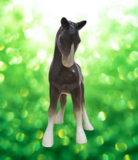 Shire / Clydesdale Foal. Horse Ornament Figurine by Coopercraft Vintage 13.5 cm