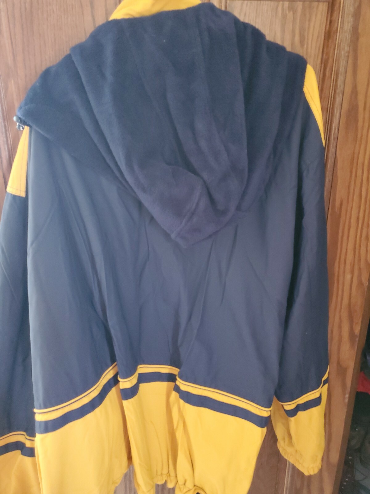 Men’s Outdoor Reverseable Jacket with detachable … - image 3