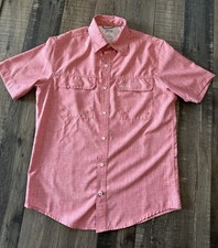 IZOD Saltwater Shirt Mens Small Pink Short Sleeve Button Up Ventilated Back
