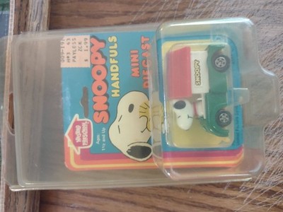 Snoopy Handfuls Mini Die Cast Hasbro Preschool Peanuts Character