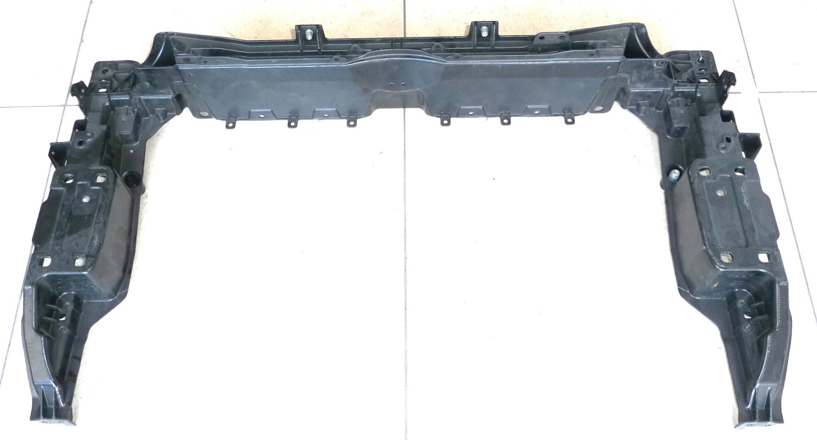 21-23 Bentley Flying Spur V8 Sedan Radiator Cooler Front Support 3SE805749AE OEM