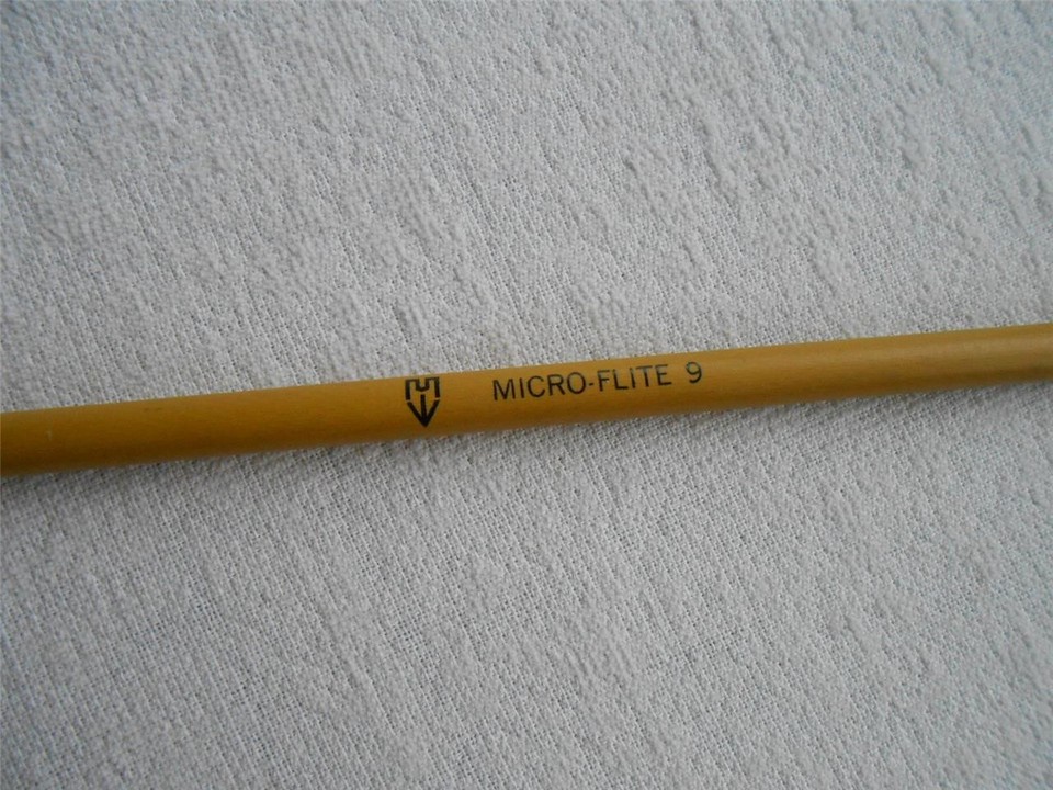 Flèches Dura-Flite #9 Fibre De Verre – 31″, Plumes Noires/jaunes, état Correct