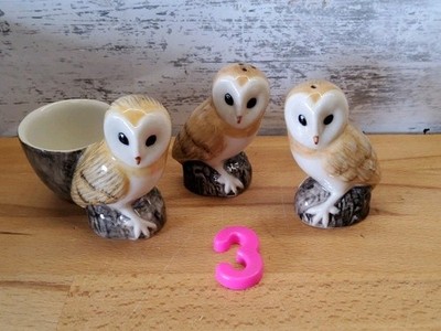 Wachtel Keramik Schleiereule Eierbecher & Kruzifix Set in Top Zustand 