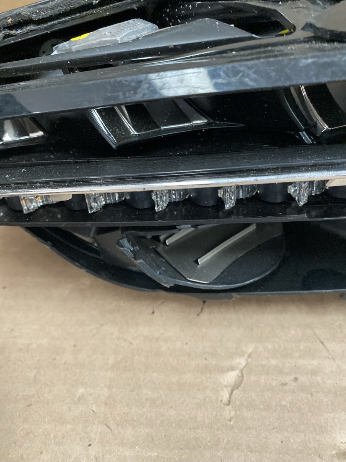 2014 2015 AUDI R8 HEADLIGHT Lamp RIGHT PASSENGER Damage Oem  *PART ONLY* 6425