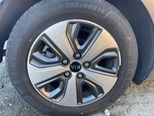 2017-2022 KIA NIRO RIGHT REAR 16X6.5 5-SPOKE ALLOY WHEEL B-COND CURB RASH 64822