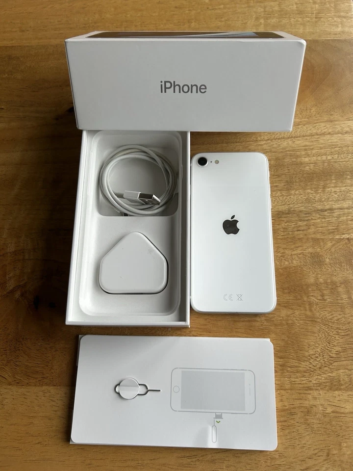 Apple iPhone SE 2022 64GB Unlocked Smartphone - black, photo 3 of 5