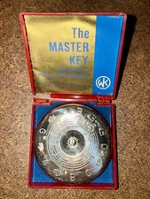 The Master Key Chromatic Pitch Instrument A-440 13 Keys MK2 C - C
