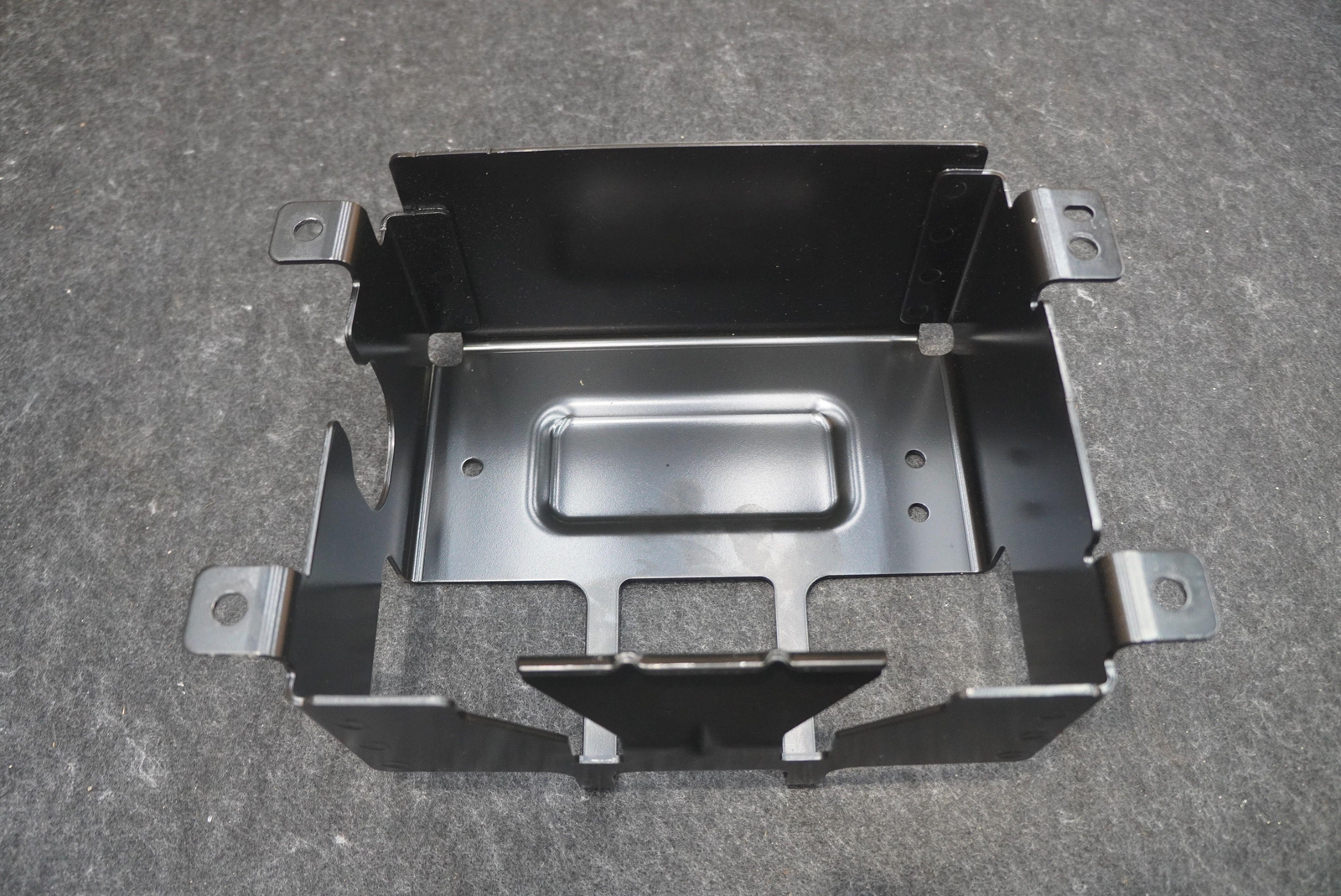 Battery Energy Storage Cover Bracket Retainer 4M0915400D Lamborghini Urus 2019