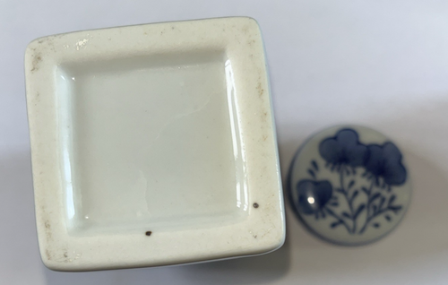 CHINESE LIDDED GINGER JARS X 2 BLUE and WHITE - Picture 7 of 7