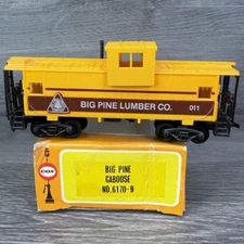 HO Scale COX 6170-9 Caboose Big Pine Lumber Co 011 Yellow Freight Train