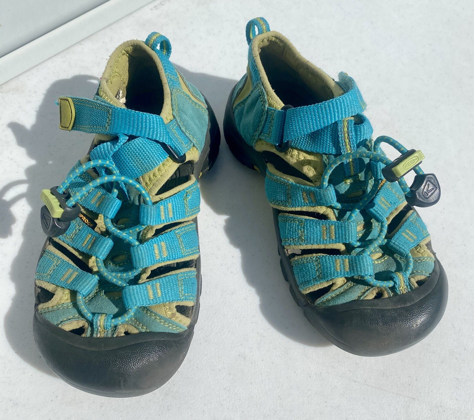 Sandali impermeabili unisex KEEN Newport blu acqua e verde lime bambini TAGLIA 12 OTTIME CONDIZIONI