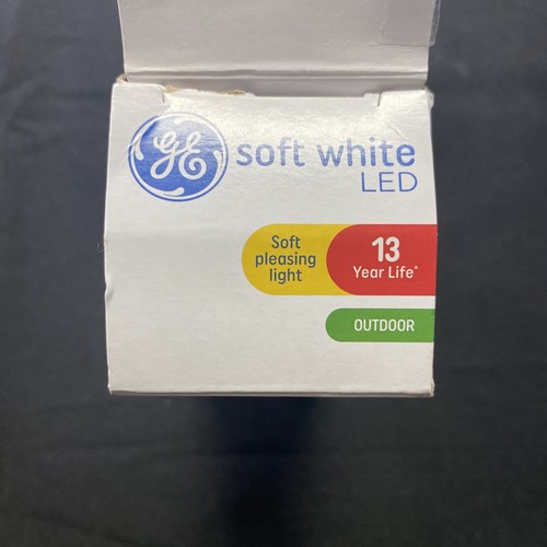 GE SOFT WHITE LED 40 WATT 300 BRIGHTNESS DECORATIVE CLEAR DIMMABLE OUTDOOR - Picture 4 of 6