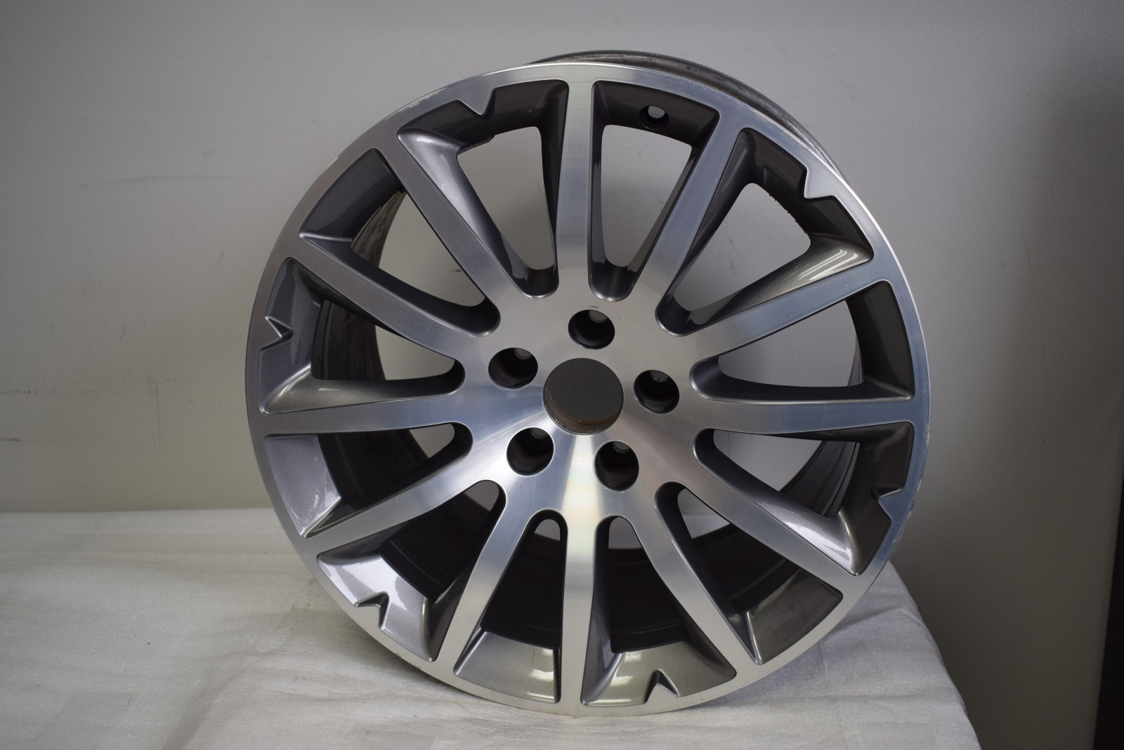 2014 2015 MASERATI GHIBLI FACTORY OEM 18" 18X9.5 REAR WHEEL RIM 670010981