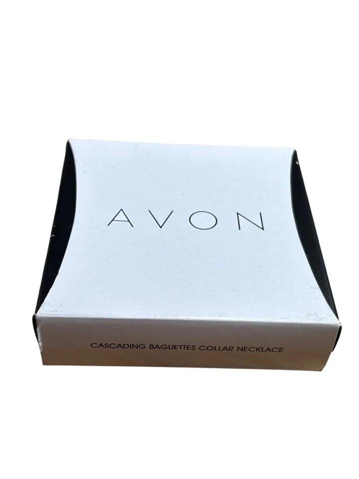 雅芳级联长方形领项链水钻全新带盒 — 第 2/3 张图片