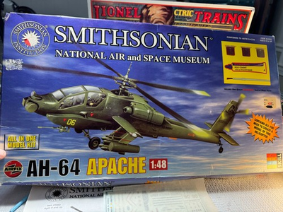 #ad 1 48 Airfix Smithsonian AH 64 Apache KIT💥T1522 $15.88