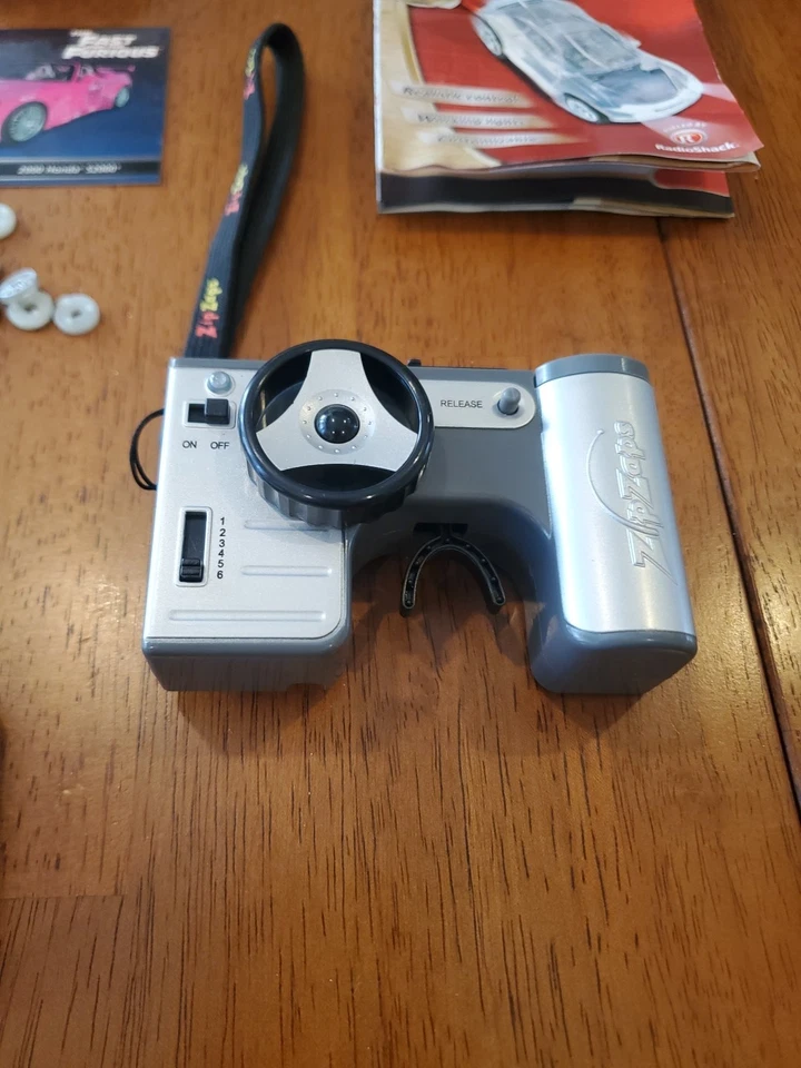 Vintage Radio Shack Zip Zaps Micro RC  Cars & Remotes FAST & Furious,  Starsky - Image 4 of 4
