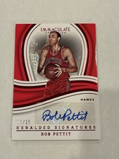 2022-23 BOB PETTIT AUTO /25 PANINI IMMACULATE COLLECTION HERALDED SIGNATURES