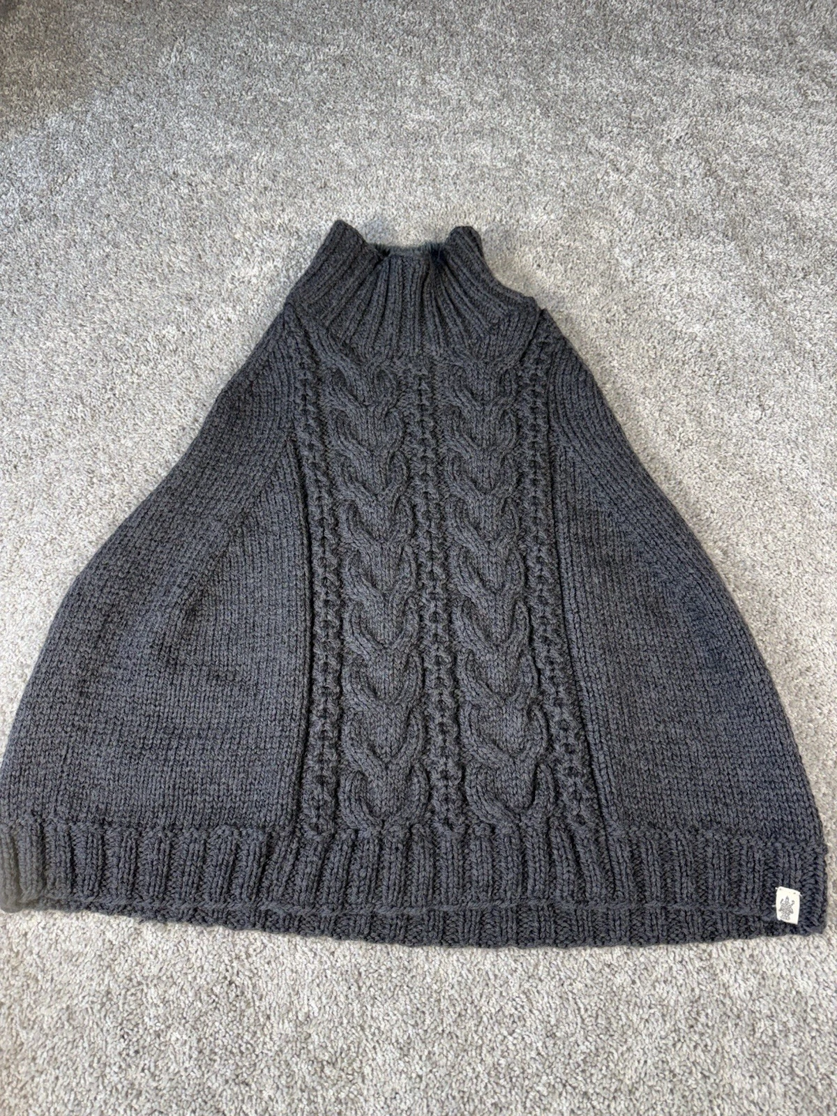 Nirvanna Gray Lambswool Cable Knit Sweater Double Breasted Waist Cape Insulated