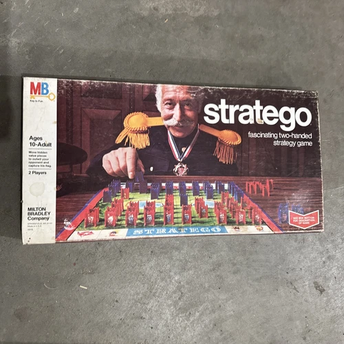 Vintage 1977 Stratego Milton Bradley Board Game Complete In Box 4916