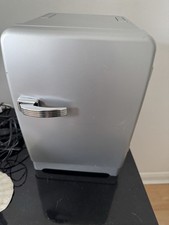 Retro Traxon Hot Cold Portable Mini Fridge With Car Adapter.