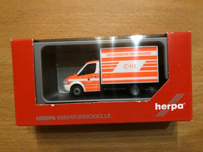 Herpa,094511 Mercedes-Benz Sprinter Koffer ''Feuerwehr Wiesbaden''