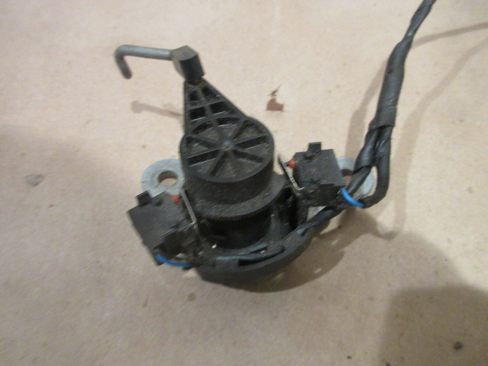 Ferrari California - Pawl Holder/Door Lock Cylinder - P/N 80811000