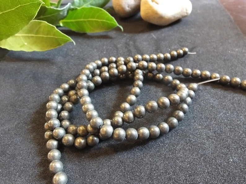 Perles de pyrite 6mm lot de 120 pour remplacer les composants synthétiques
