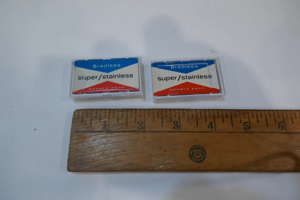 Bradlees Super Inoxidable Doble Borde Super Acero Inoxidable 10 Hojas de Afeitar Foto 2 de 3