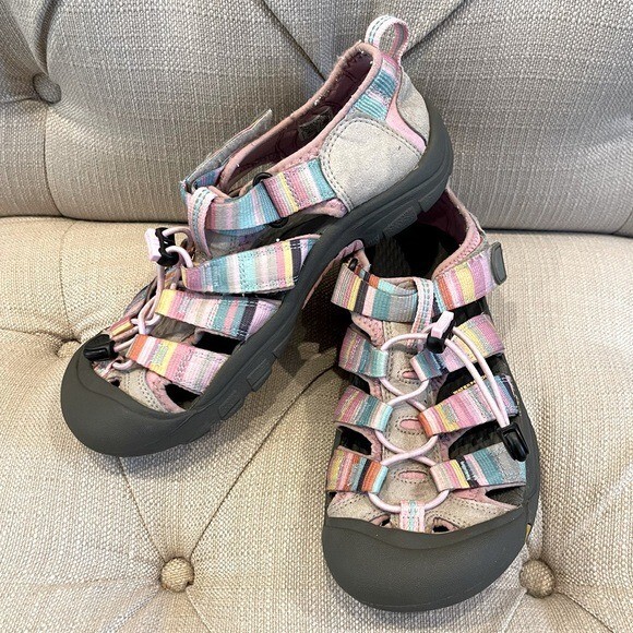 Sandali sportivi Keen Newport H2 bambina rosa arcobaleno righe multicolore bambini taglia 4