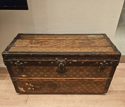 ヴィンテージ　トランク　ルイ・ヴィトン旅行ステッカー Louis Vuitton Vintage Monogram Trunk w/ Original Travel Stickers