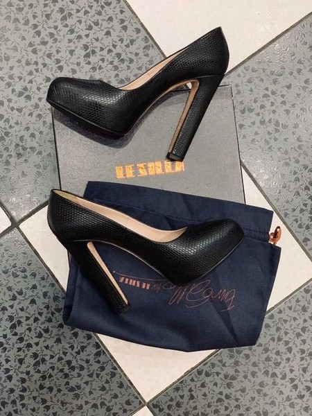 Women Le Silla Heels Black 37 #1E55