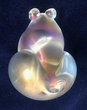 RARE JOHN DITCHFIELD Iridescent Pearl FROG PAPERWEIGHT  GLASFORM Label EXCELLENT