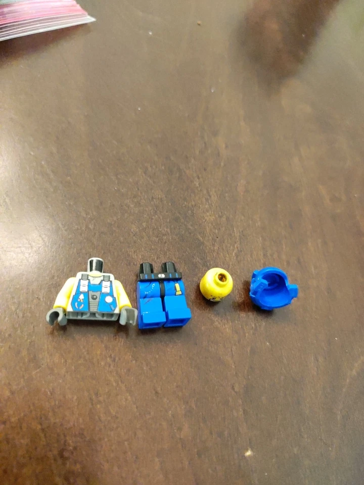 LEGO Power Miners: Claw Digger (8959) 99.5% complete just missing 1 minifig - Image 3 of 3