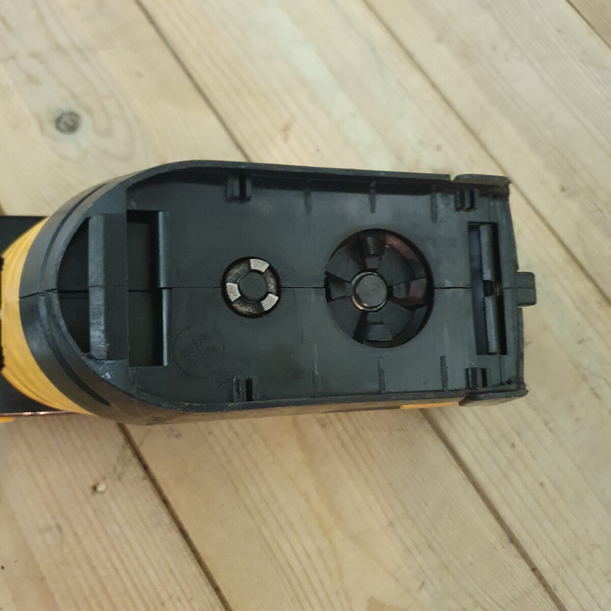 Gtech HT04 Black/Yellow 18Volt 160W Cordless Hedge Trimmer/Branch