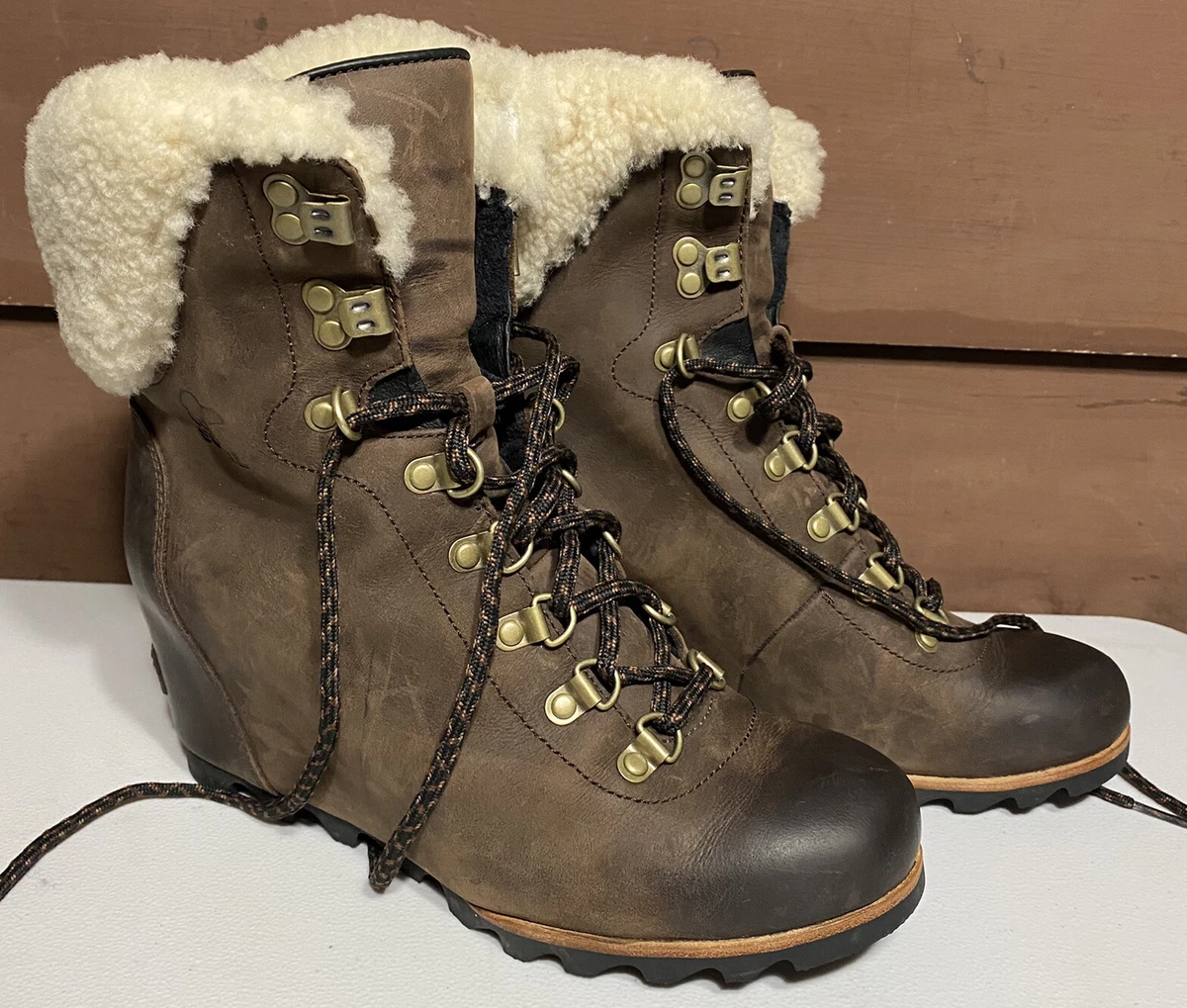 Sorel conquest hotsell wedge black