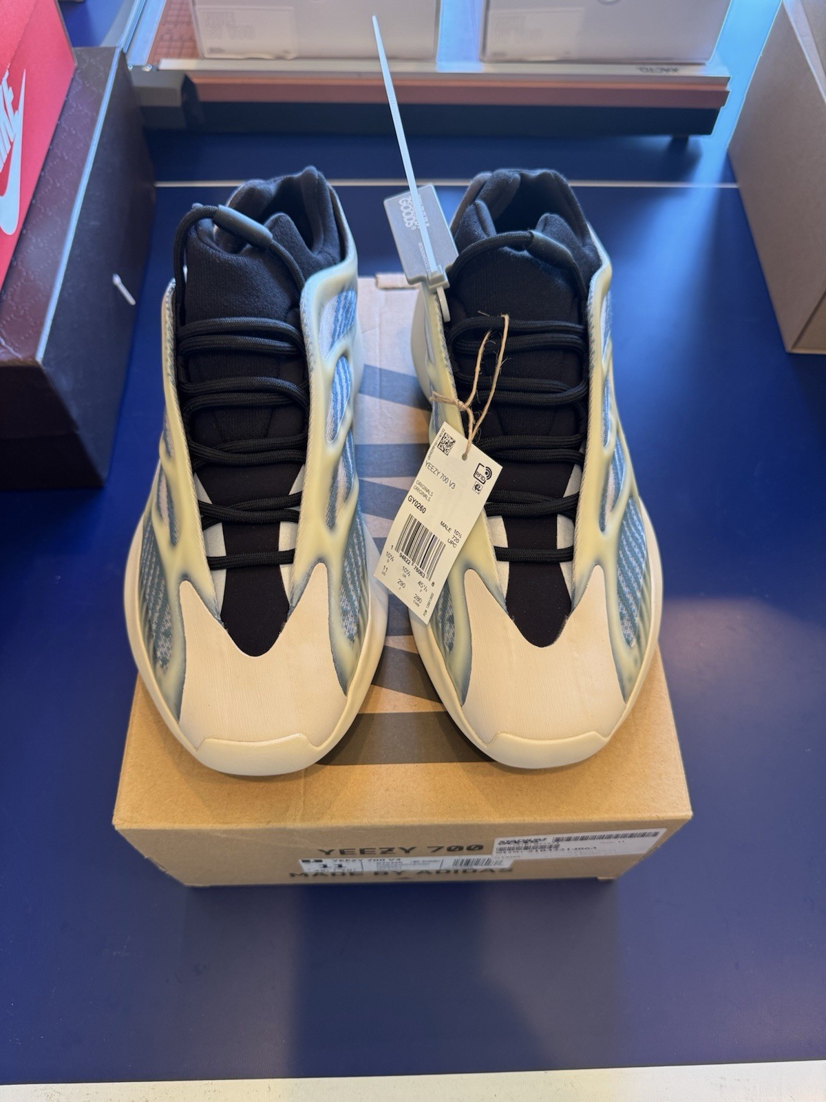 adidas Yeezy 700 V3 Arzareth Men's Blue Athletic Walking Shoes New Size 11