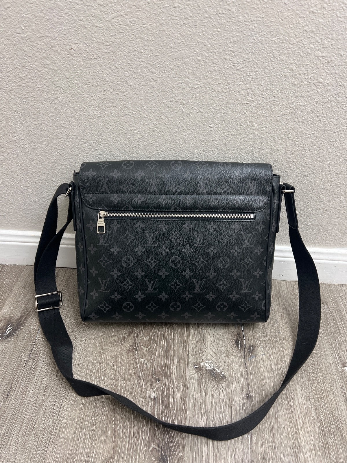 Louis Vuitton Monogram Eclipse Black Messenger Ba… - image 2