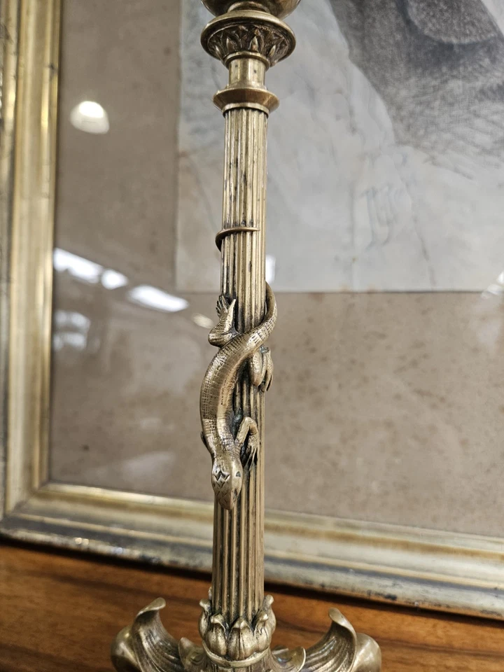 Paire De Bougeoirs En Bronze à Decor De Salamandres Époque Napoléon III - XIXe - Photo 2/4