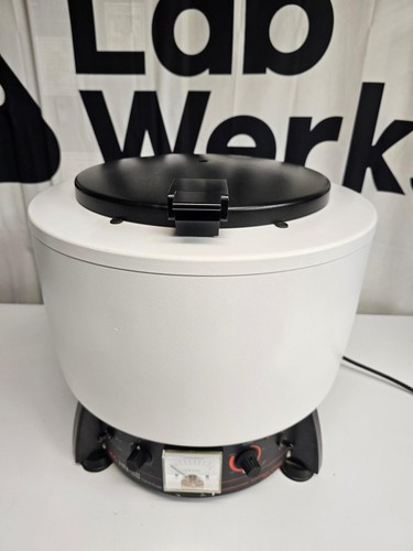 IEC Centrifuge HN-SII with 958 Rotor with 320 Tubes and Manual - Picture 6 of 12