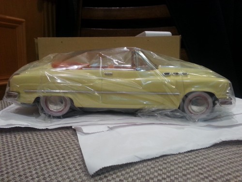 Fifties Type Yellow 1950 Buick Convertible Model Car. New. Made in Japan. - Picture 11 of 16